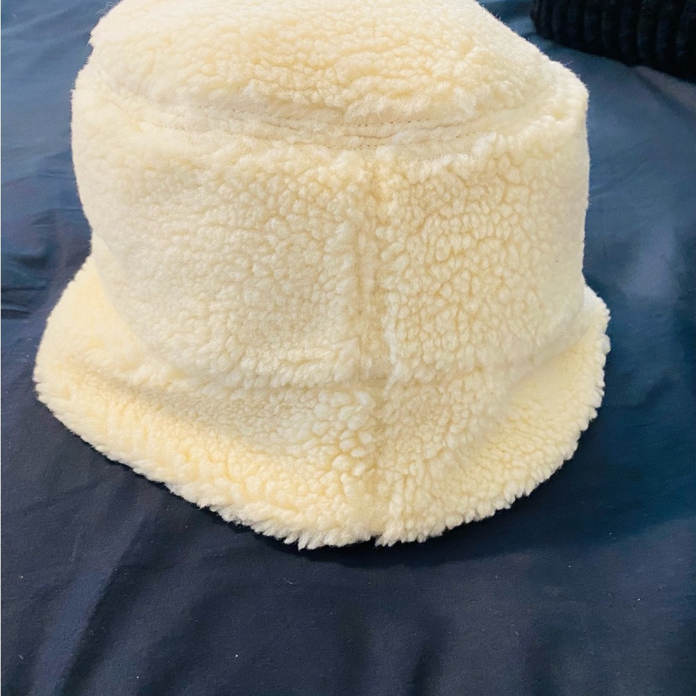 RARE FIND-Stella McCartney Shearling Faux Fur Logo Bucket Hat - Picture 6 of 11